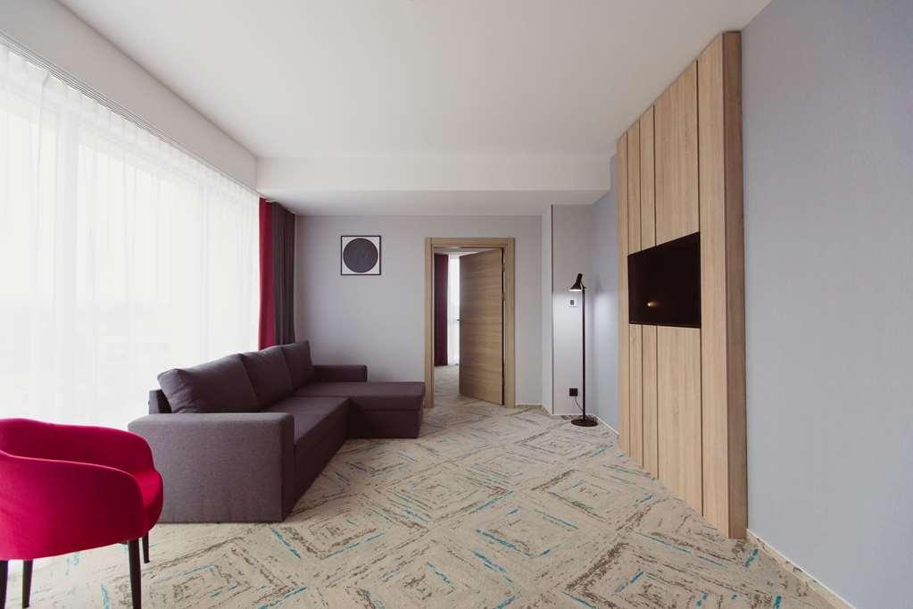 Ramada By Wyndham Targu Jiu Hotel Room photo